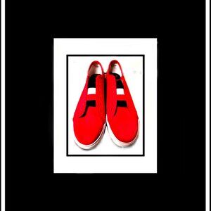 Tommy Hilfiger Women's Slip-on Athletic Shoes 9.5